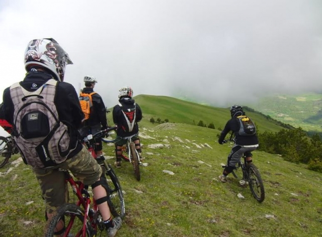 ruta en bicicleta con amigos
